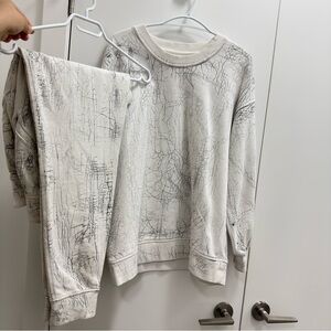 Lululemon set perfectly oversized crew top and warm down jogger